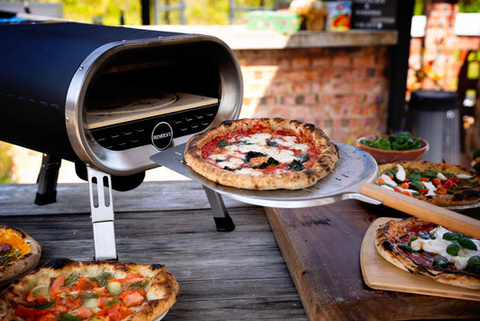 Pizza Ofen mit italienischer Pizza Steinofen