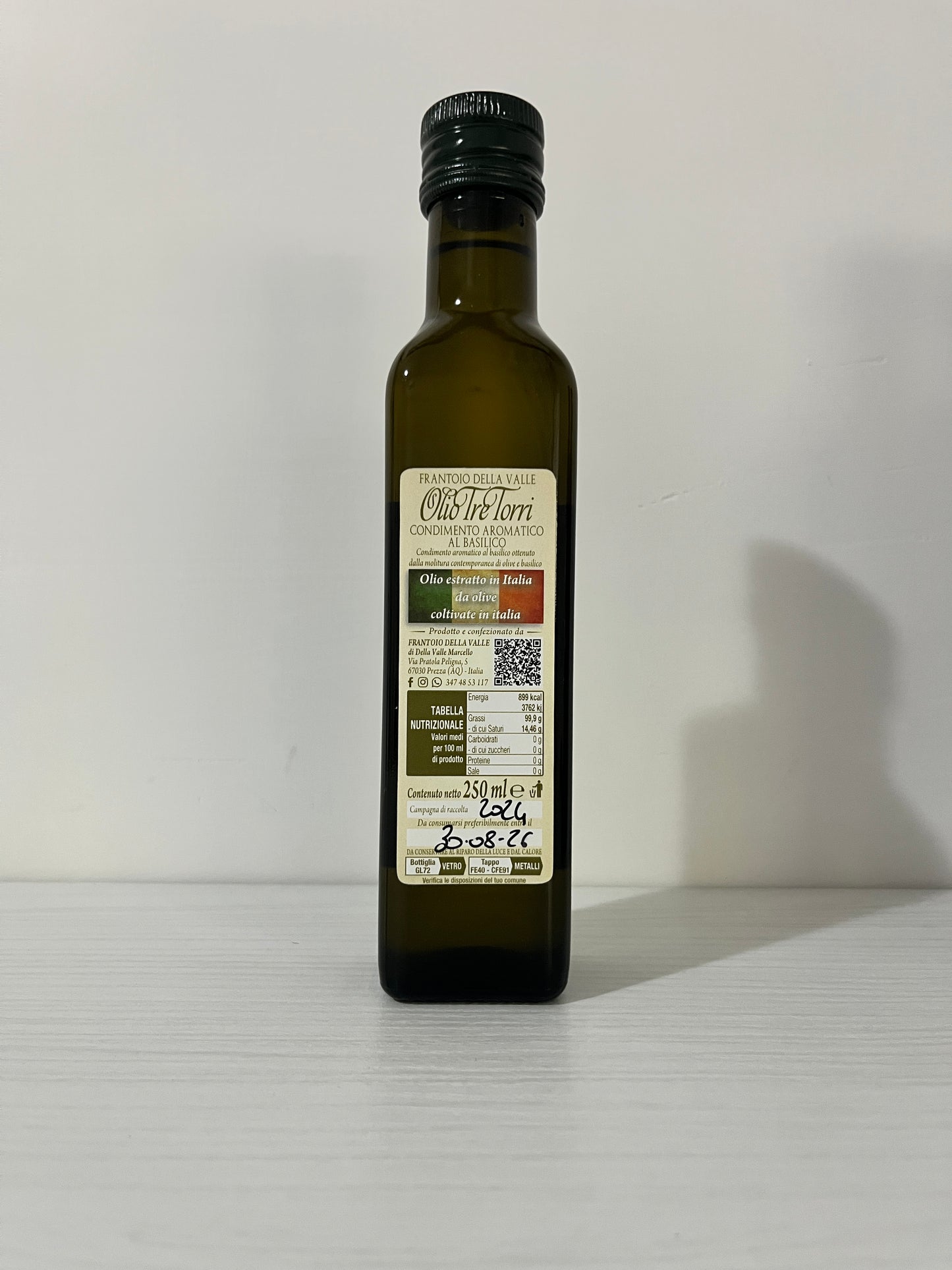 Extra Natives Olivenöl mit Basilikuminfusion - Tre Torri